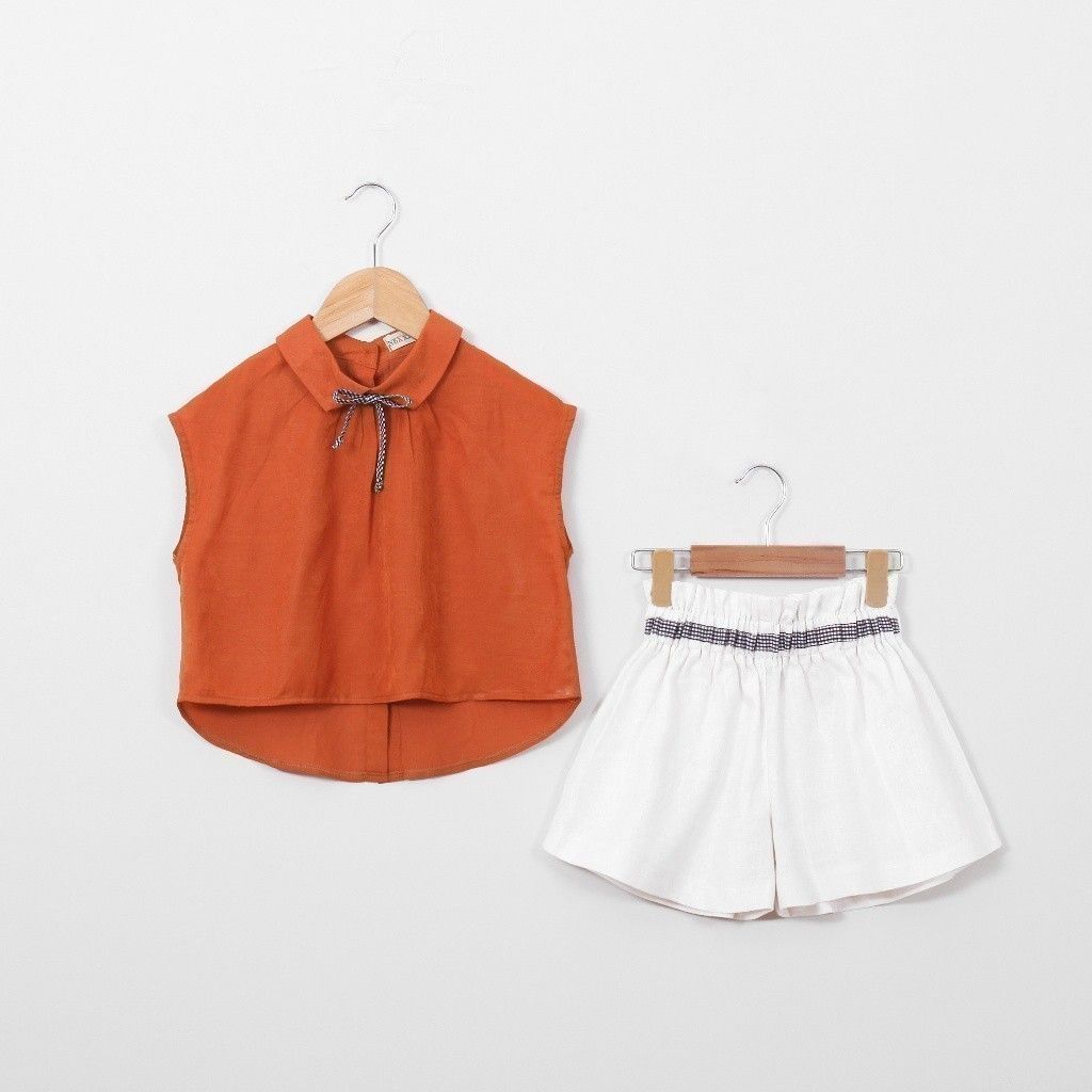 Set Áo Tơ Nơ Caro Kèm Quần Đùi Linen Bé Gái