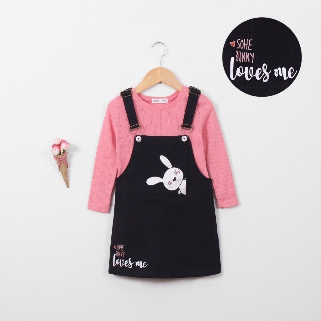 Set Yếm Váy Kaki Kèm Áo Dài Tay In Hình Thỏ Bé Gái