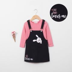 Set Yếm Váy Kaki Kèm Áo Dài Tay In Hình Thỏ Bé Gái