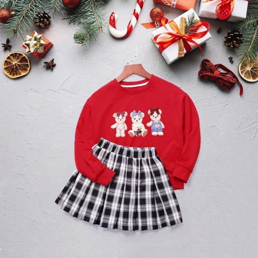 Set Noel Cá Tính Cho Bé Gái Với Áo Sweater Kèm Chân Váy Caro