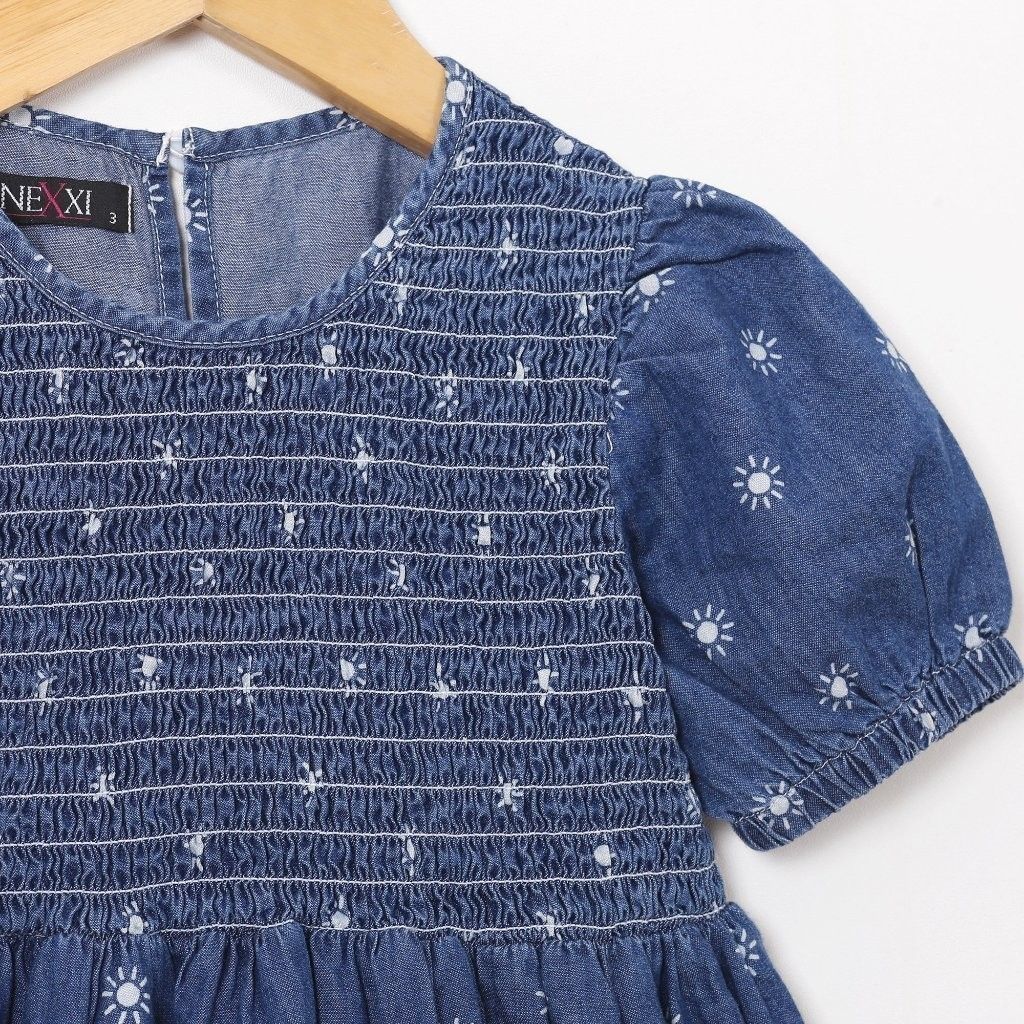 Đầm Jean Xòe Bé Gái Họa Tiết Smocking