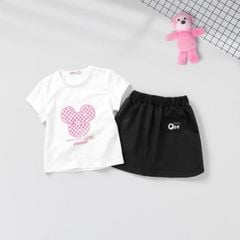 Set Váy Kaki Và Áo Thun In Hình Gấu QEE Bé Gái