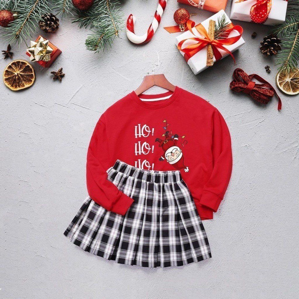 Set Noel Cá Tính Cho Bé Gái Với Áo Sweater Kèm Chân Váy Caro