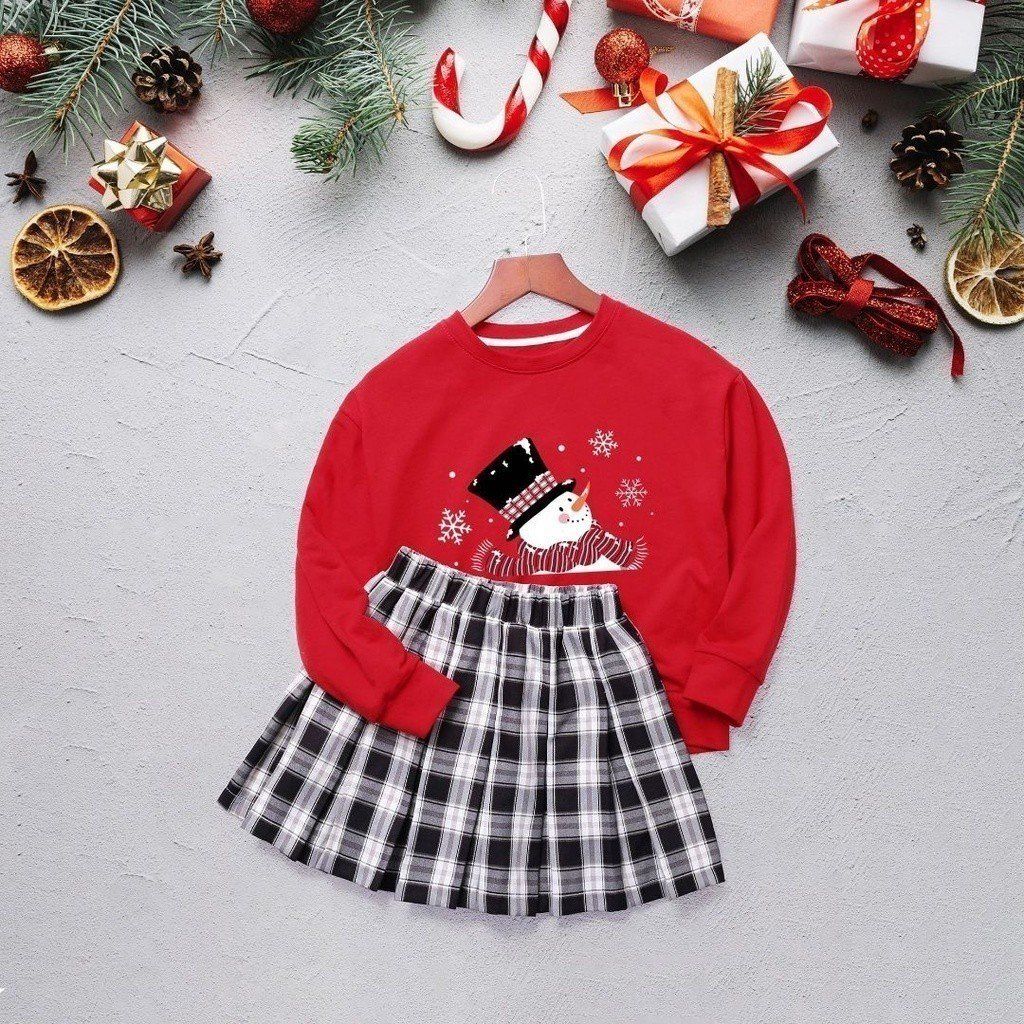 Set Noel Cá Tính Cho Bé Gái Với Áo Sweater Kèm Chân Váy Caro