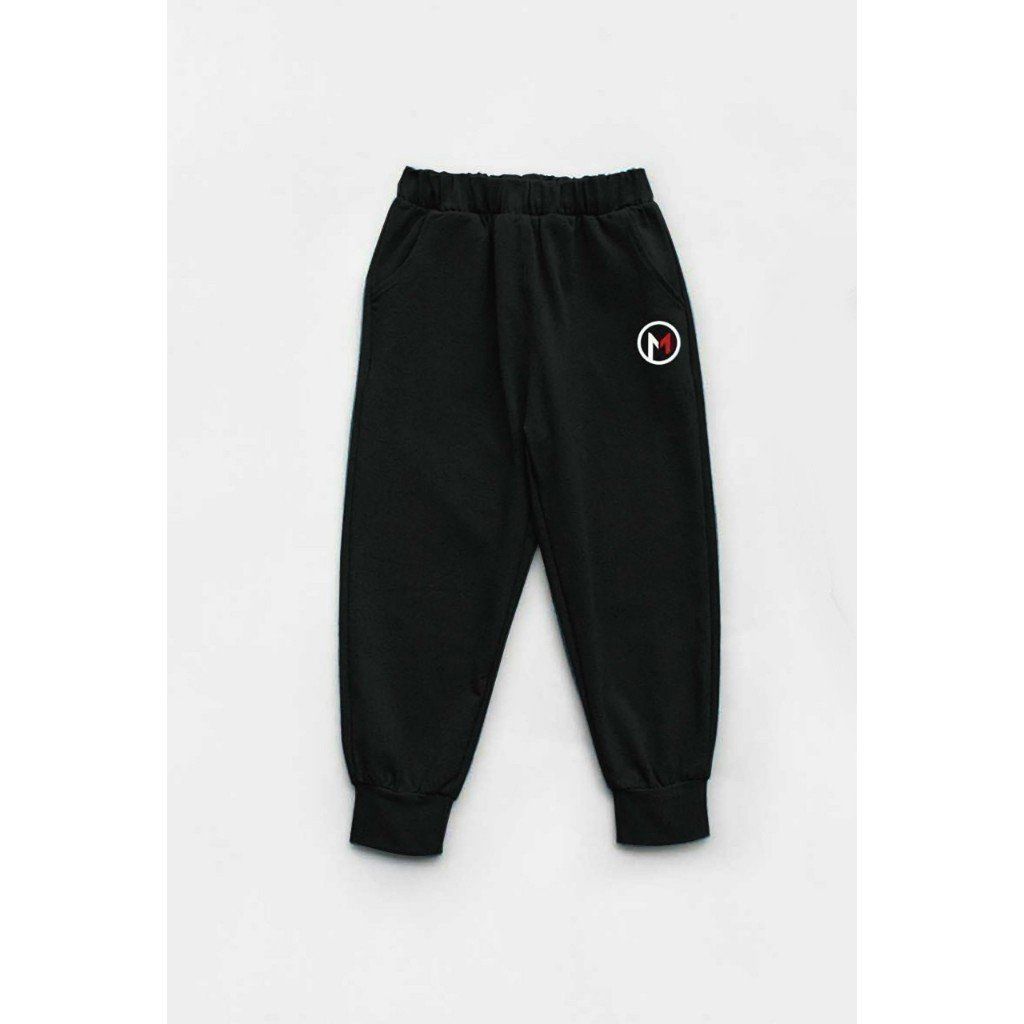 Quần Jogger Thun Bé Trai Thêu Logo Chữ M