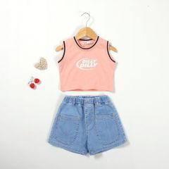 Set Thời Trang Bé Gái Áo Thun Sát Nách In Chữ Dilly Kèm Quần Short Jean