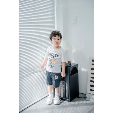 Set Áo Thun Mickey Kèm Quần Jean Lửng In Chữ M Bé Trai