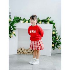Set Noel Cá Tính Cho Bé Gái Với Áo Sweater Kèm Chân Váy Caro