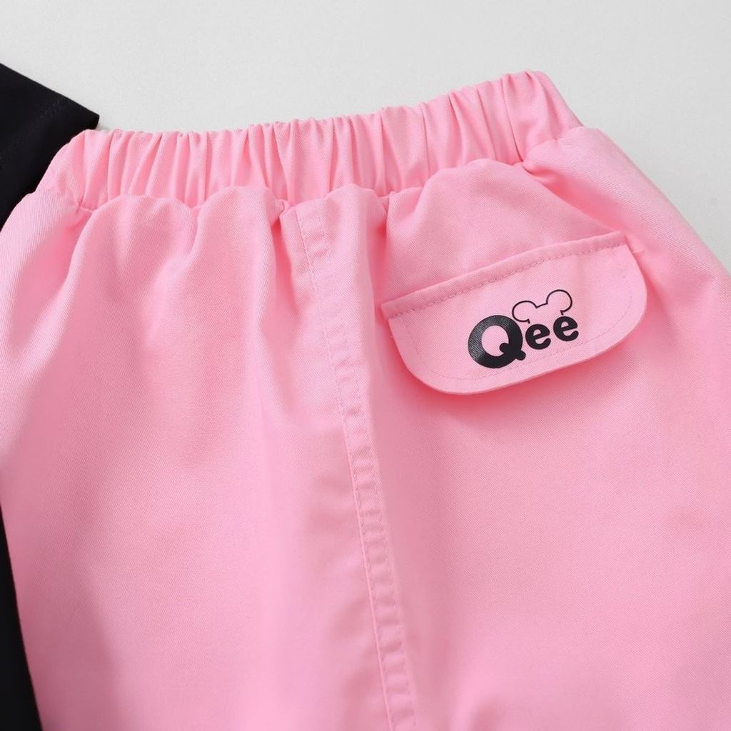 Set Váy Kaki Và Áo Thun In Hình Gấu QEE Bé Gái