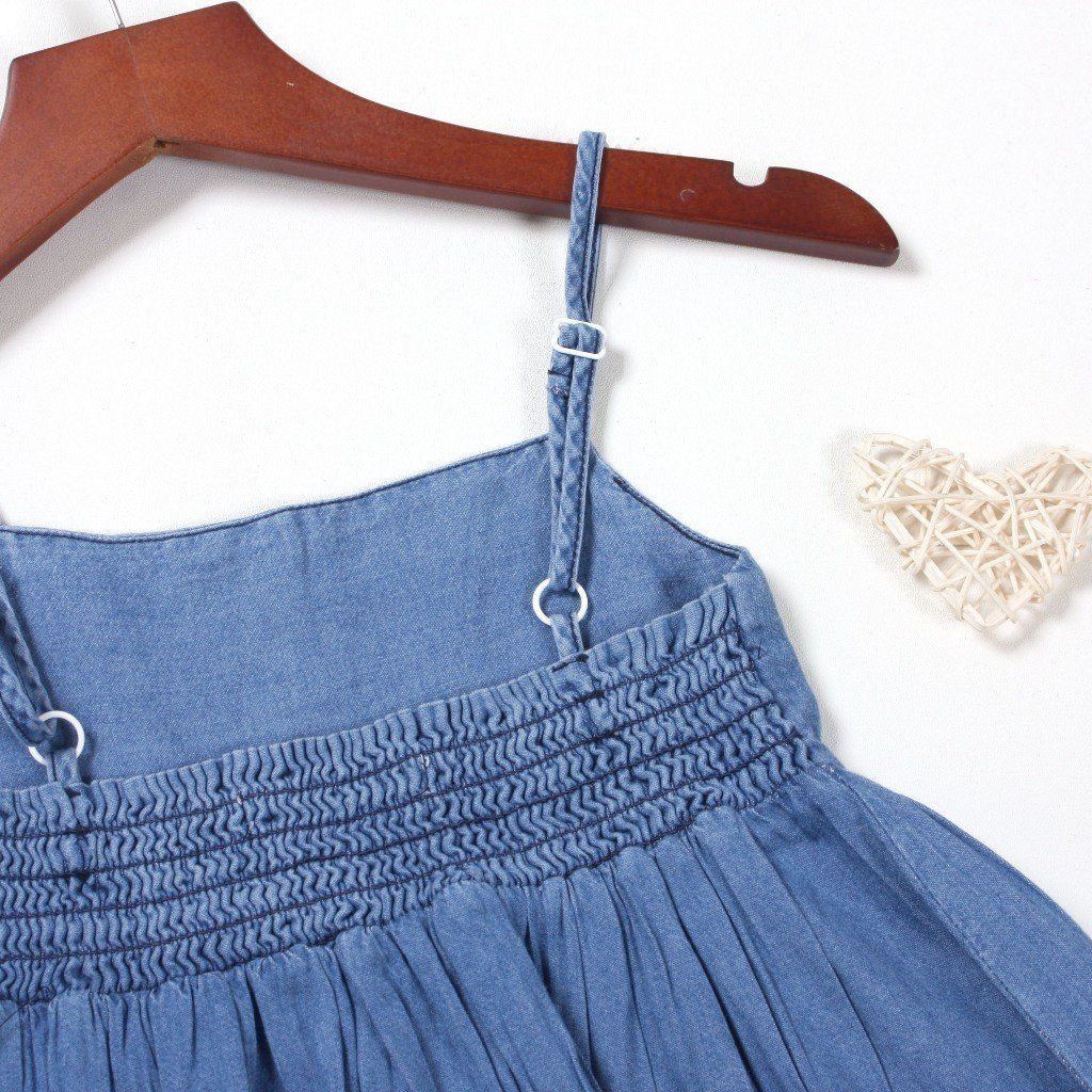 Đầm Jean Hai Dây Xoè Smocking Bé Gái