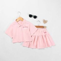 Bộ Chân Váy Kèm Áo Thun Cổ Bẻ In Black Pink