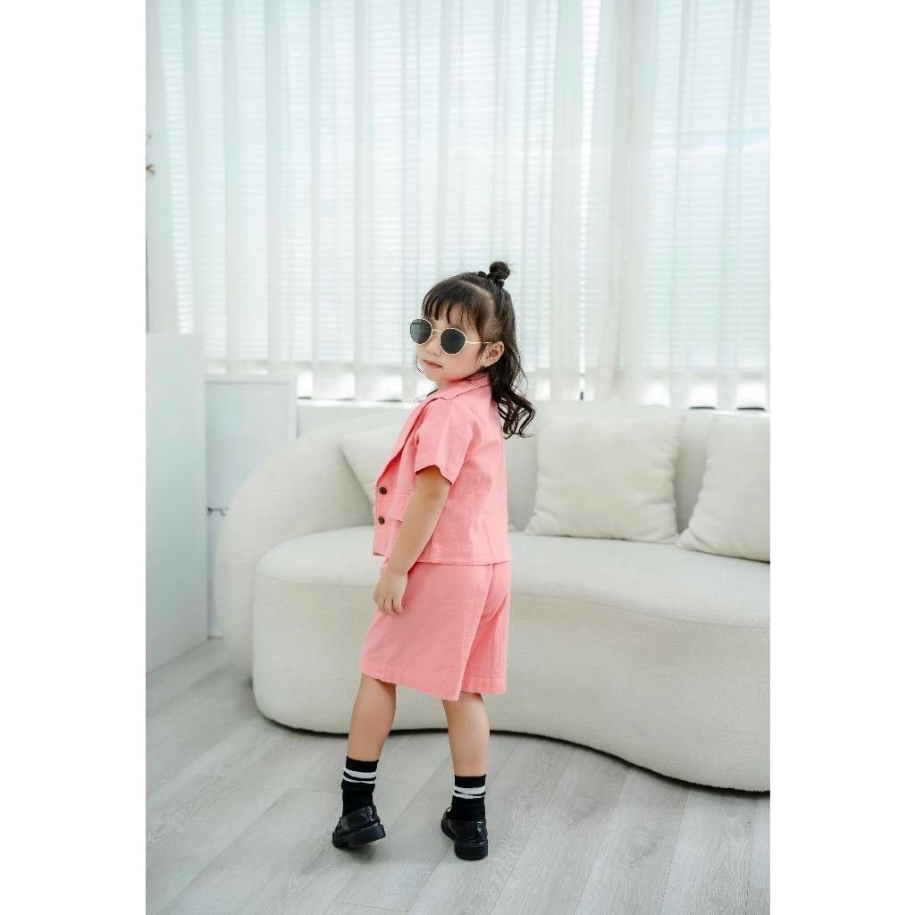 Set Vest Ngắn Tay Bé Gái Kèm Quần Đùi Chất Liệu Linen Mix Áo Thun Caro