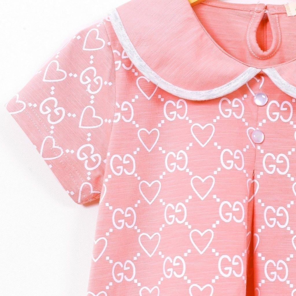 Đầm Thun Polo Bé Gái Xếp Ly Ngực In Họa Tiết GG