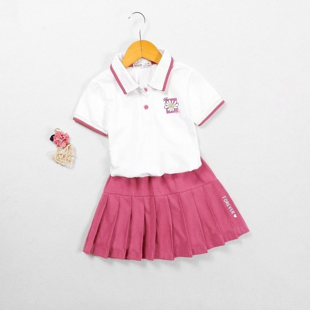 Set Áo Thun Polo Thể Thao In Hoa Cúc Kèm Chân Váy Xếp Ly Bé Gái
