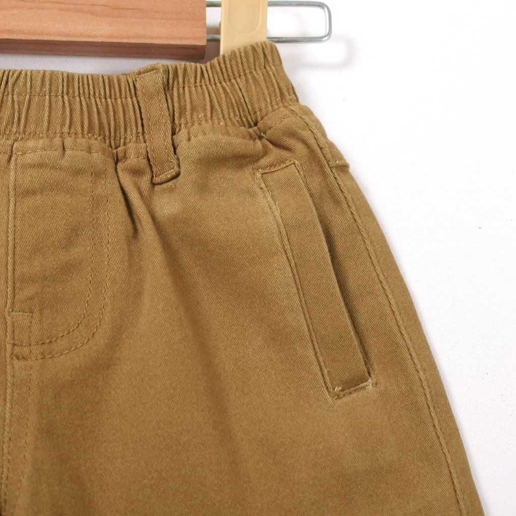 Quần Lửng Kaki Thêu Logo Đỏ Bé Trai