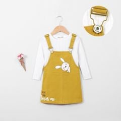 Set Yếm Váy Kaki Kèm Áo Dài Tay In Hình Thỏ Bé Gái