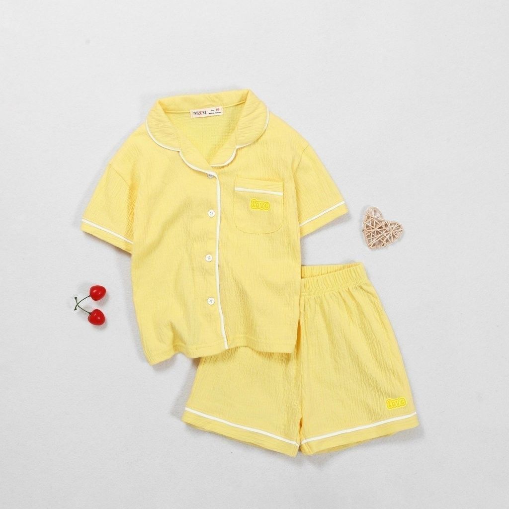 Bộ Pyjama Ngắn Tay Bé Gái In Chữ Love Trên Túi