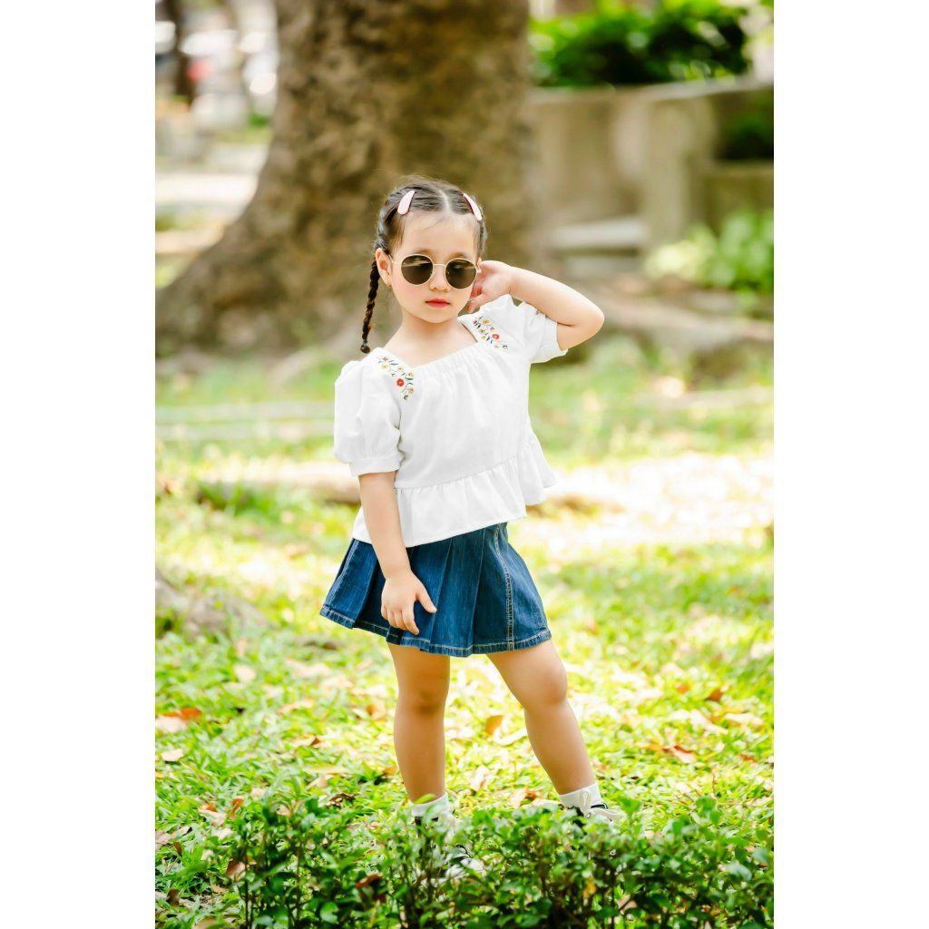 Áo Kiểu Linen Xoè Thêu Hoa Vai Điệu Đà Cho Bé Gái Nexxi