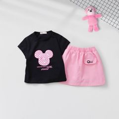 Set Váy Kaki Và Áo Thun In Hình Gấu QEE Bé Gái