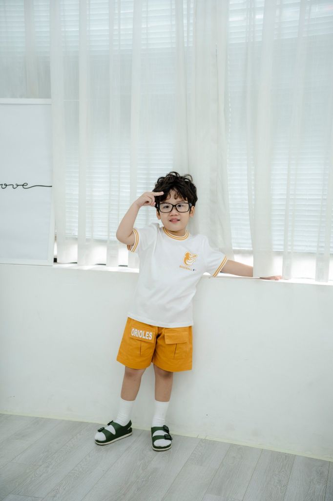 Set Quần Kaki Túi Hộp Kèm Áo Thun Baseball Bé Trai