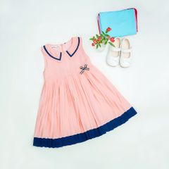 Váy Lụa Dập Ly Cổ Sen Đính Nơ Bé Gái