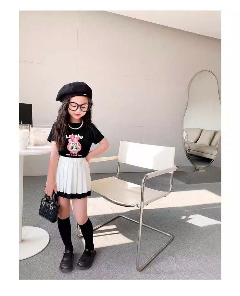 Set chân váy kaki xếp ly và áo thun in họa tiết labubu Nexxi Kids Fashion