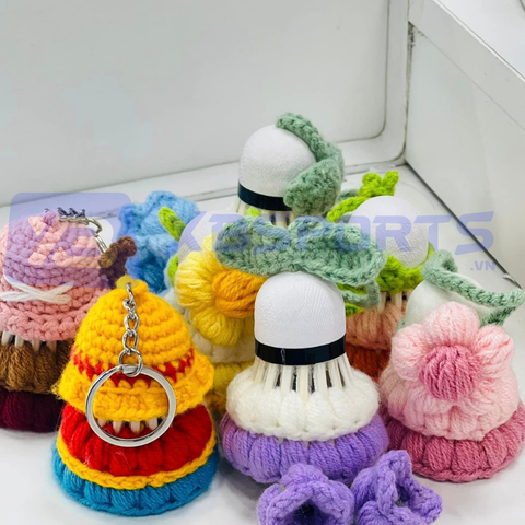 Móc khoá cầu lông thủ công bằng len