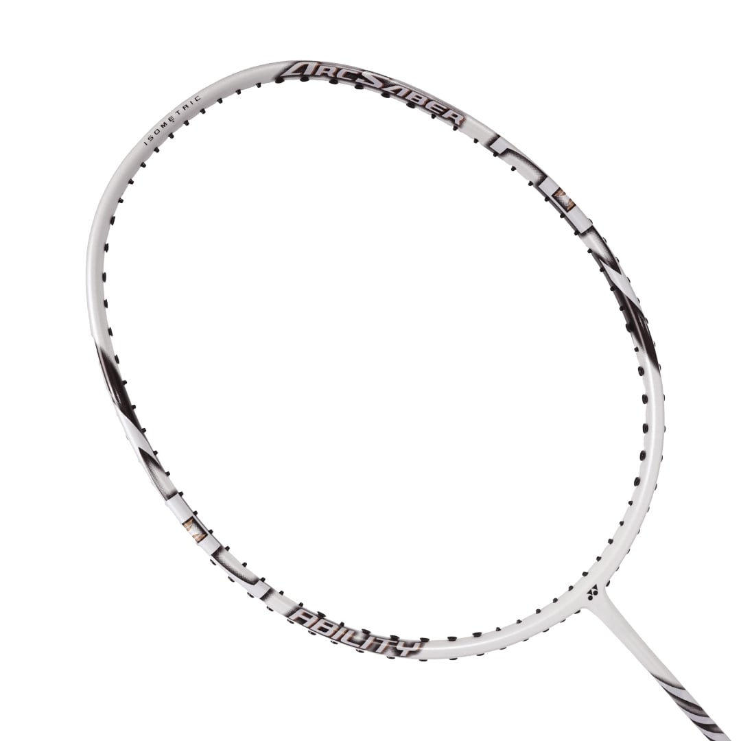 Cận cảnh khung vợt Yonex Arcsaber 0 Ability màu trắng, in chữ ARCSABER lớn màu nâu đen, chữ ISOMETRIC nhỏ ở mép khung, chữ Ability ở đáy khung, họa tiết vằn đen trắng, logo YY bạc