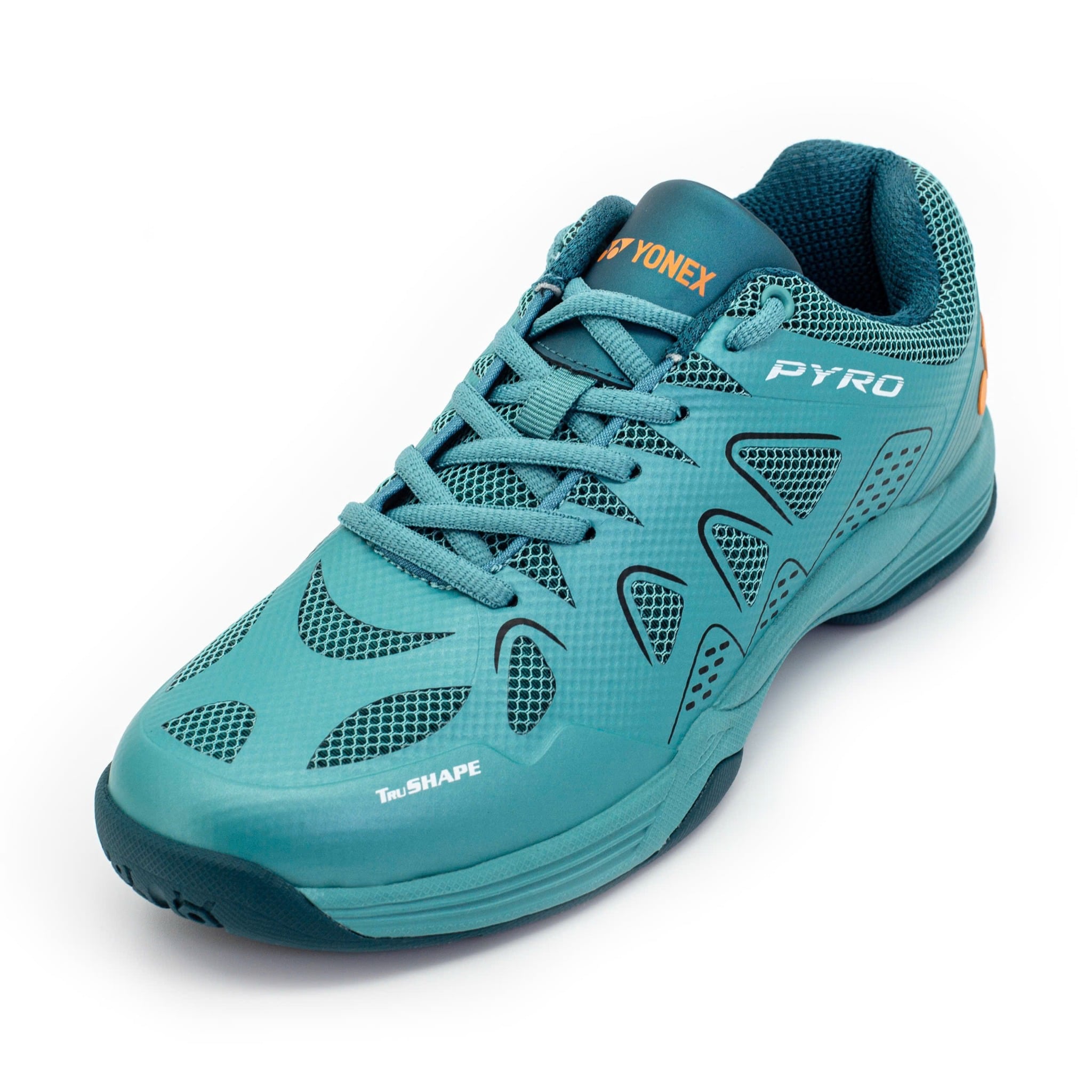Giày cầu lông Yonex Pyro màu xanh ngọc teal, thân giày xanh ngọc có lưới xanh đậm, logo YONEX màu cam trên lưỡi gà, chữ PYRO trắng ở gót, đế xanh đậm