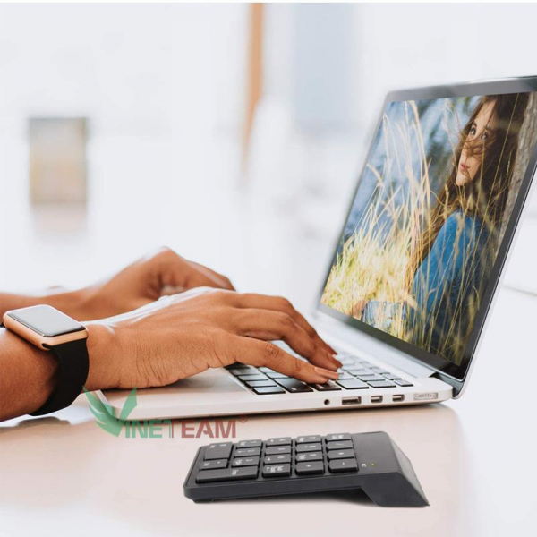 Bàn phím số không dây Wireless 2.4 GHz 18 phím cơ bản dùng cho Mac Book Air/Pro, laptop, điện thoại