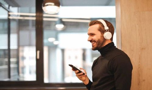 LƯU Ý SỬ DỤNG TAI NGHE BLUETOOTH ĐỂ BẢO VỆ THÍNH GIÁC 13 sử dụng tai nghe bluetooth