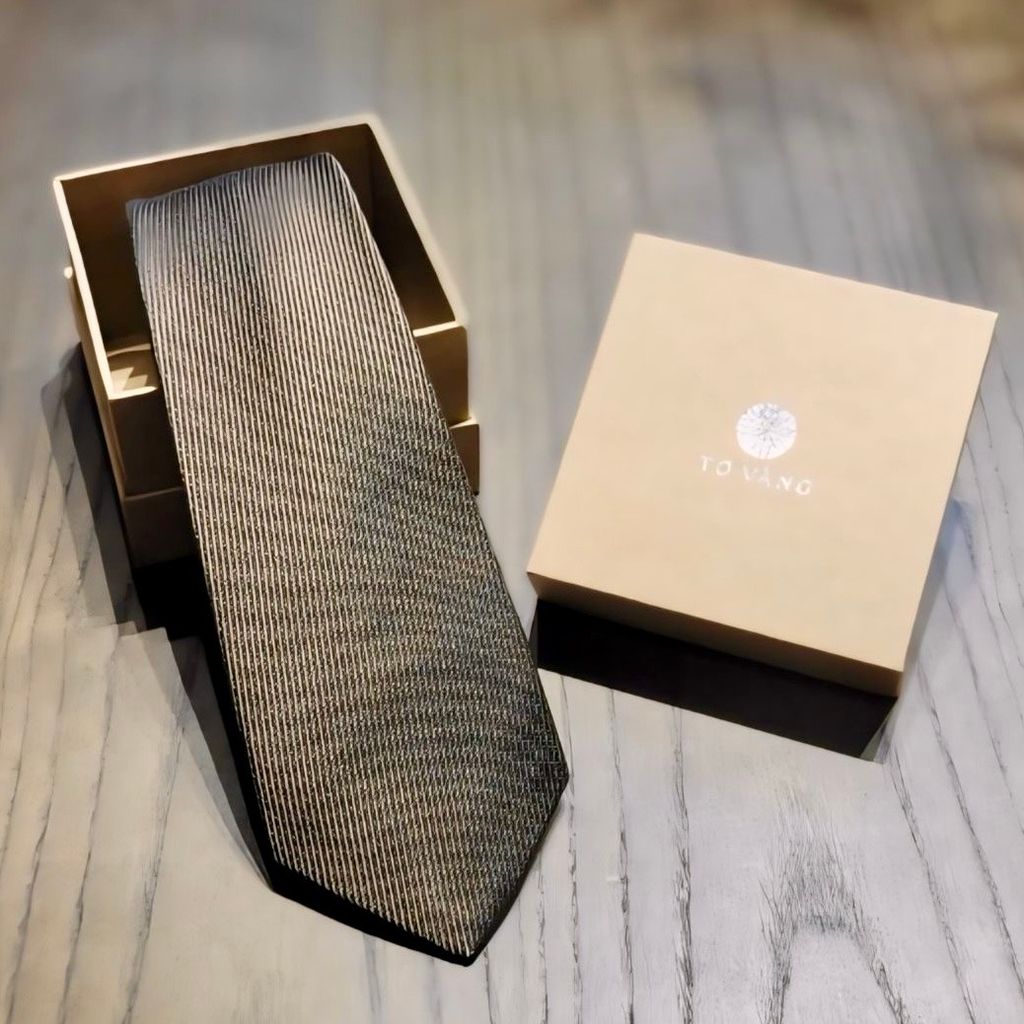 Cravat lụa tơ tằm