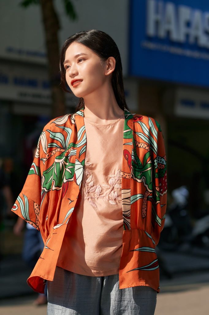 Áo Kimono Liên Hoa Vũ Màu Cam Nâu