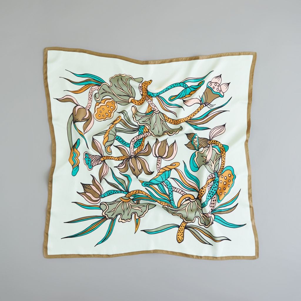 The Lotus Dance / Khaki / size 90x90