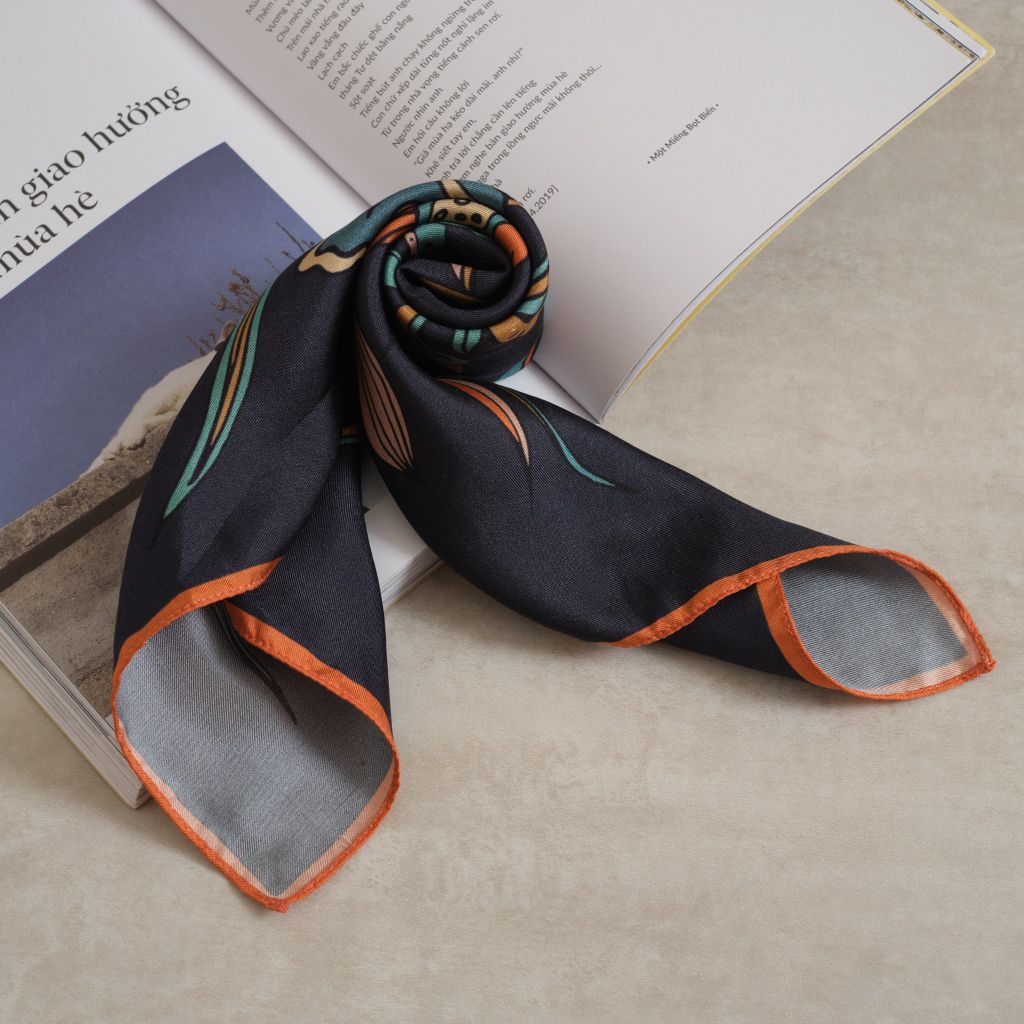 Khăn Liên hoa vũ  navy Size  55x55