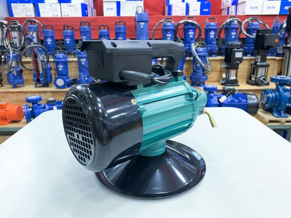 MOTOR ĐẦM DÙI BÊ TÔNG