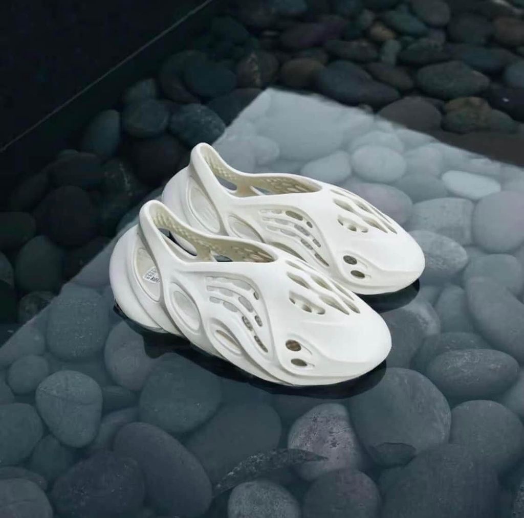 (ORDER) Yeezy Foam Runner Sand FY4567