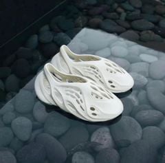 (ORDER) Yeezy Foam Runner Sand FY4567