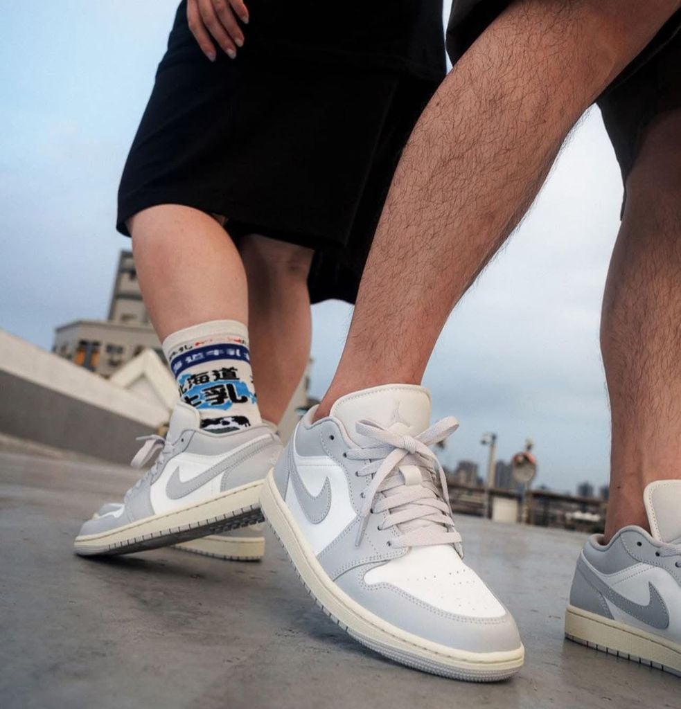 Air Jordan 1 Low Light Grey Sail DC0774 103