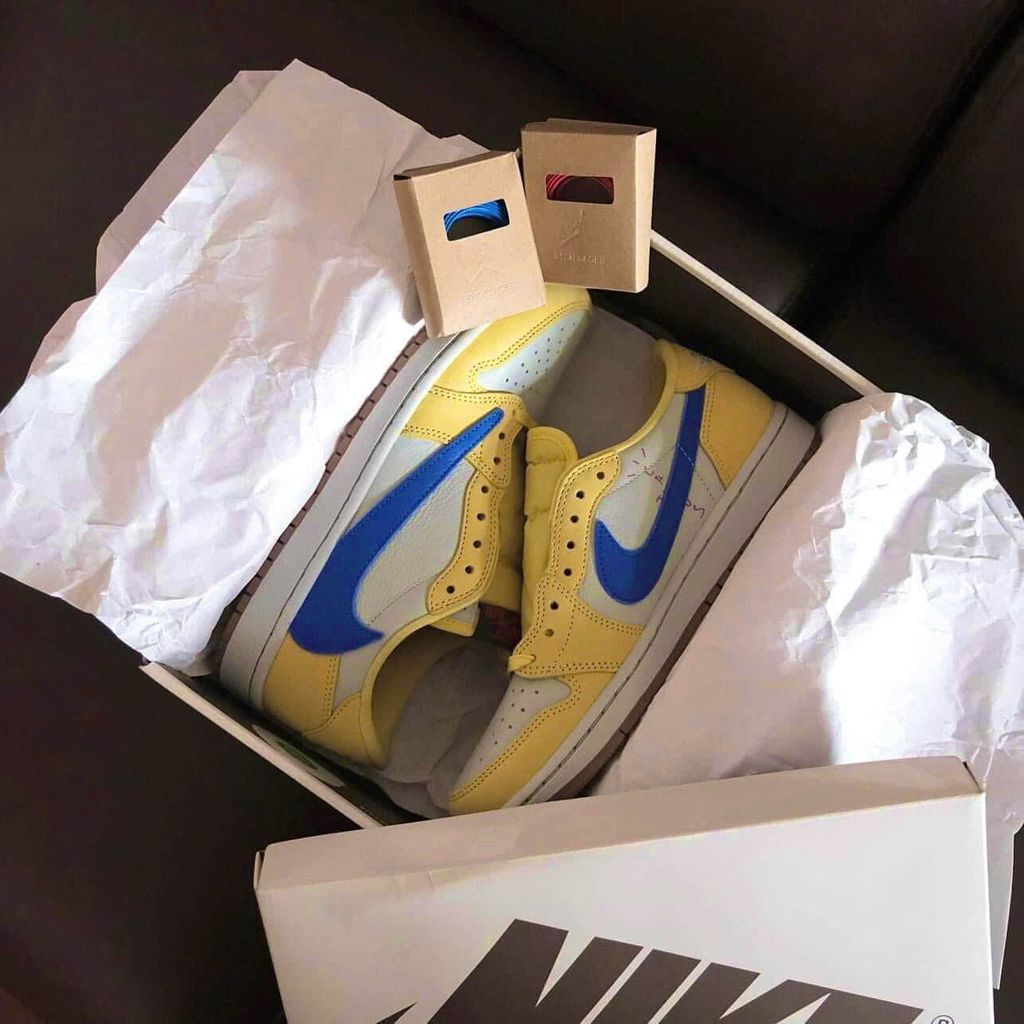 Air Jordan 1 Low Travis Scott Canary DZ4137 700