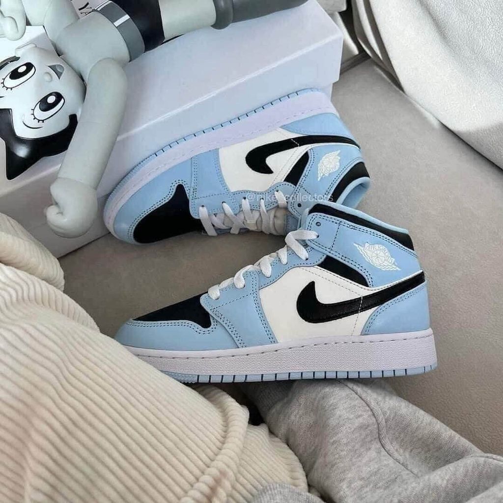 (ORDER) Nike Air Jordan 1 Mid Ice Blue GS 555112 401