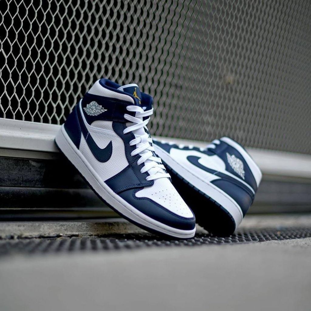 (ORDER) Nike Air Jordan 1 Mid Obsidian 554724 174