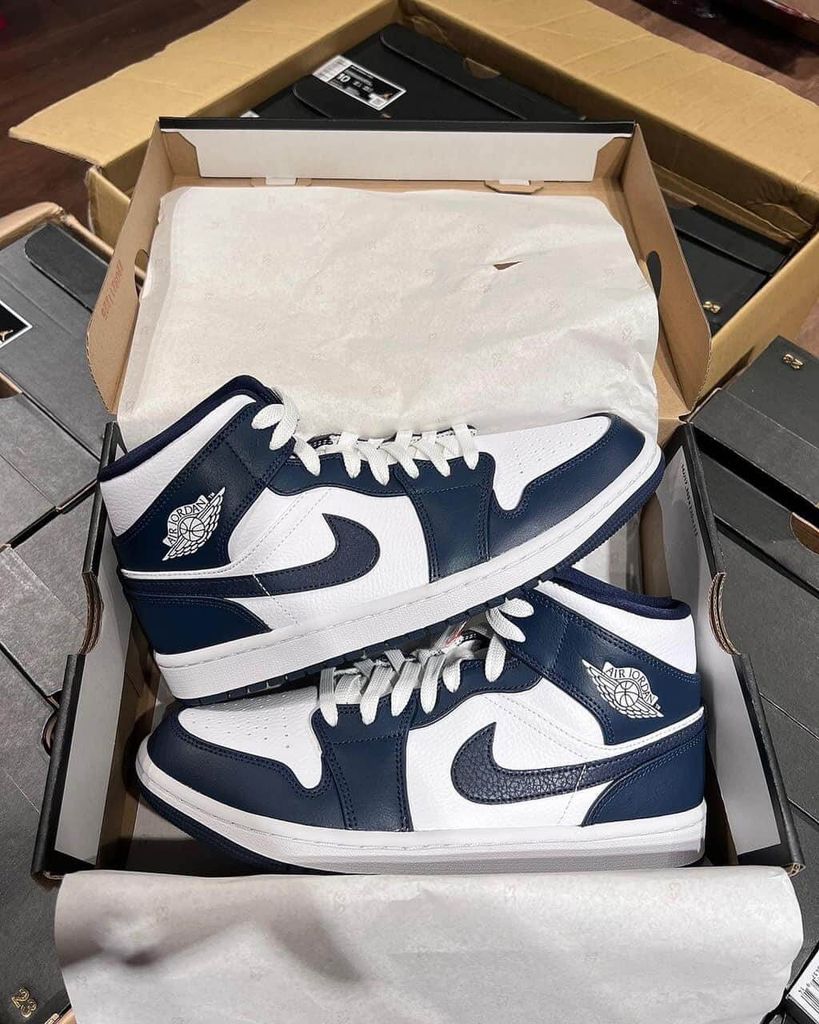 Nike Air Jordan 1 Mid Obsidian 554724 174