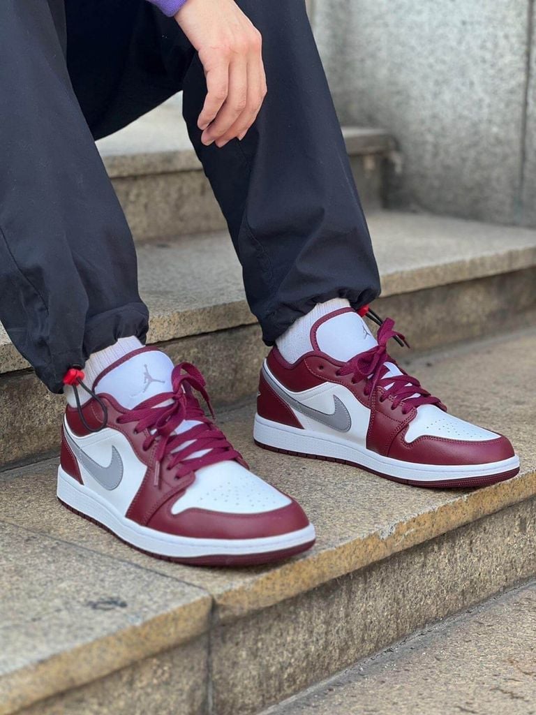 (SALE) Nike Air Jordan 1 Low White Bordeaux 553558 615