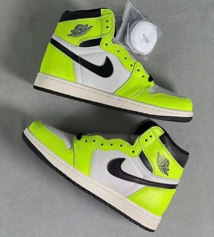 Nike Air Jordan 1 High OG Volt 555088 702