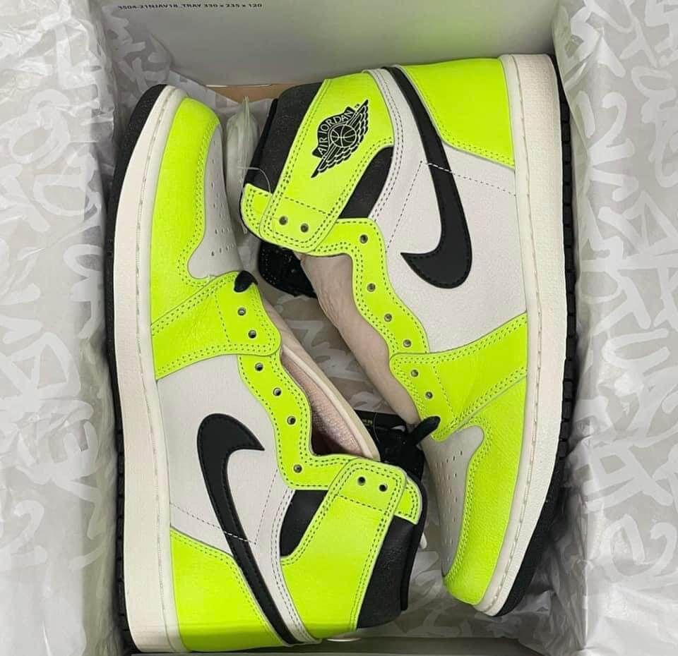 Nike Air Jordan 1 High OG Volt 555088 702