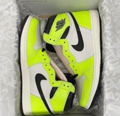 (ORDER) Nike Air Jordan 1 High OG Volt 555088 702