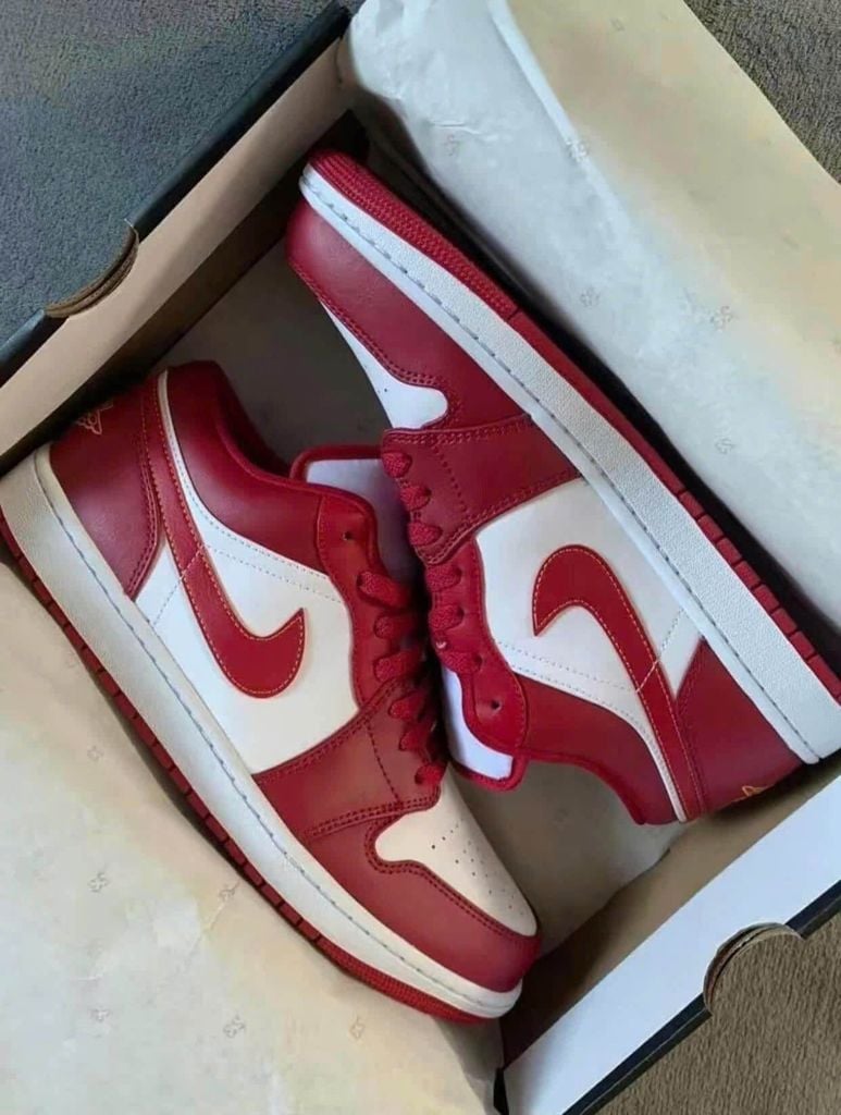 Air Jordan 1 Low Cardinal Red 553558 607