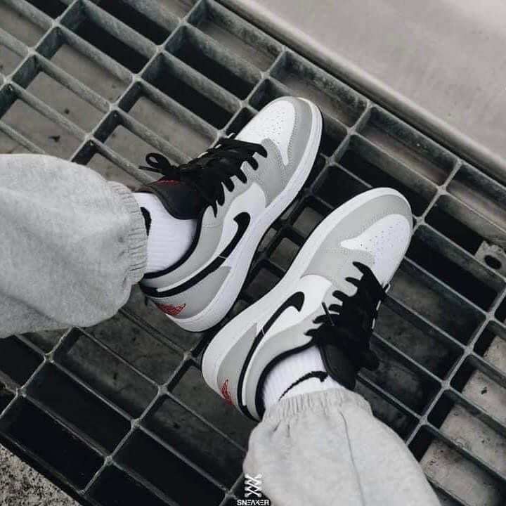 nike air jordan 1 retro light smoke grey