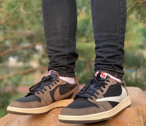 Air Jordan 1 Low OG Travis Scott CQ4277 001